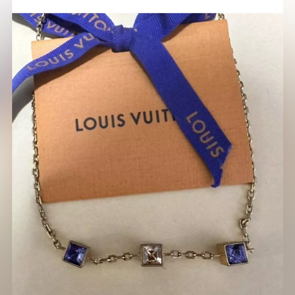 💝 Auth LOUIS VUITTON set of Gamble Necklace, Earrings, and Ring 💝 - Picture 3 of 10